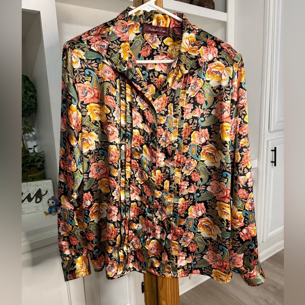 Penbrooke Lane Vintage Floral Multicolor Shirt
